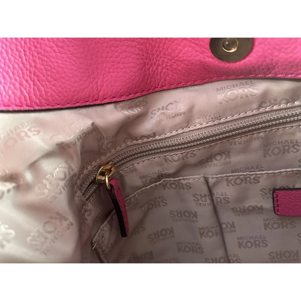 Authentic Michael Kors Pink Pebbled Leather Hobo Shoulder‎ Bag
